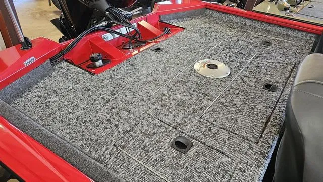 Slide: The Image of Tracker Pro Team 175 TF 2026 - 4