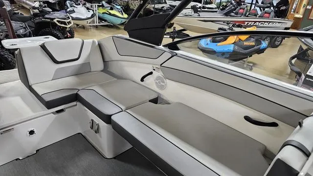 Slide: The Image of Yamaha AR220 2026 - 8