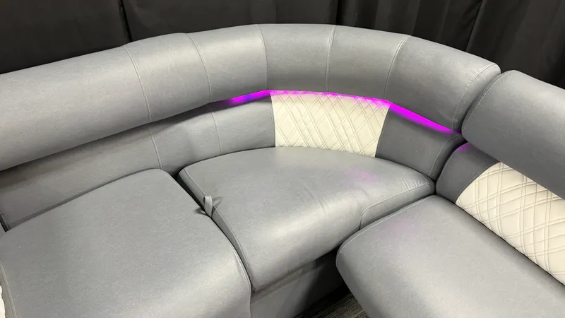 Slide: The Image of Premier 250 INTRIGUE 2020 - 13