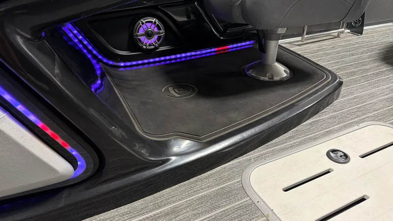Slide: The Image of Premier 250 INTRIGUE 2020 - 45