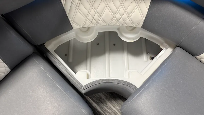 Slide: The Image of Premier 250 INTRIGUE 2020 - 20