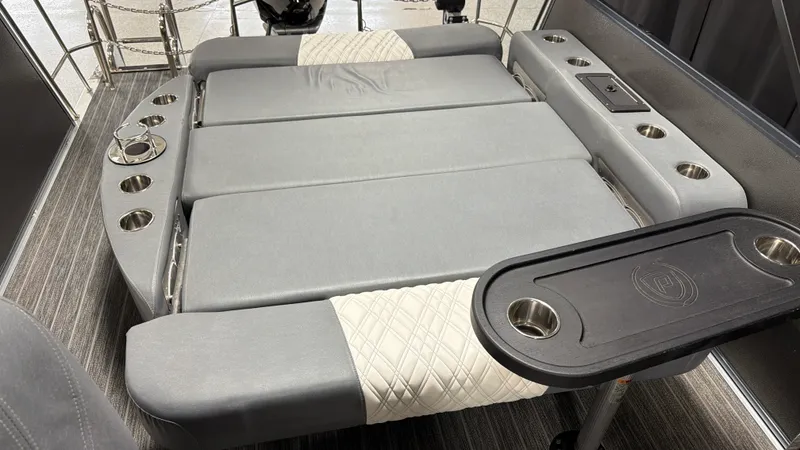 Slide: The Image of Premier 250 INTRIGUE 2020 - 61