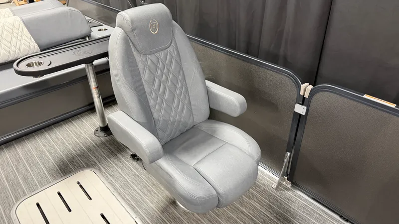 Slide: The Image of Premier 250 INTRIGUE 2020 - 35