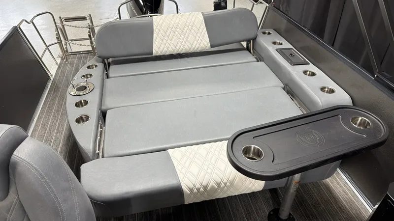 Slide: The Image of Premier 250 INTRIGUE 2020 - 60