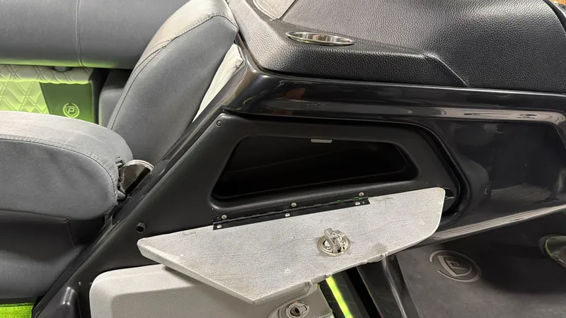 Slide: The Image of Premier 250 INTRIGUE 2020 - 43