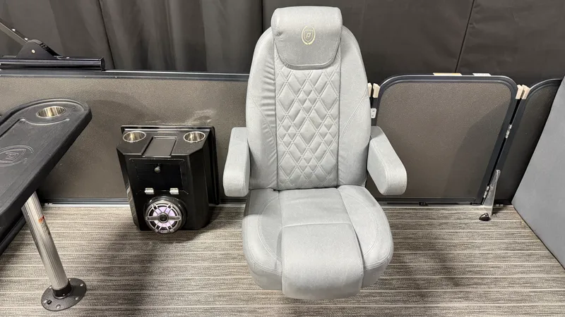 Slide: The Image of Premier 250 INTRIGUE 2020 - 36