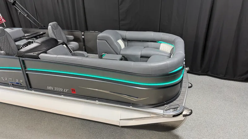 Slide: The Image of Premier 250 INTRIGUE 2020 - 6