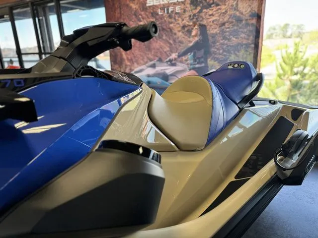 Slide: The Image of Sea-Doo Wake 170 BRP Premium Audio, iDF, iBR 2026 - 14