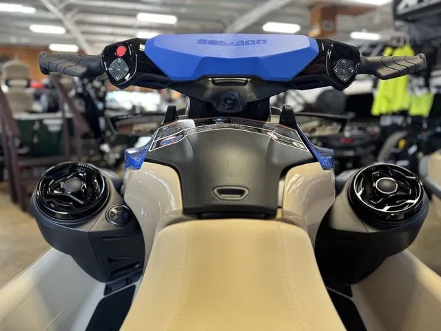 Slide: The Image of Sea-Doo Wake 170 BRP Premium Audio, iDF, iBR 2026 - 15