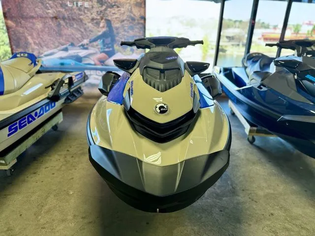 Slide: The Image of Sea-Doo Wake 170 BRP Premium Audio, iDF, iBR 2026 - 24