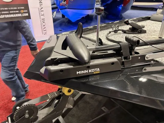 Slide: The Image of Tracker Pro 170 2026 - 31