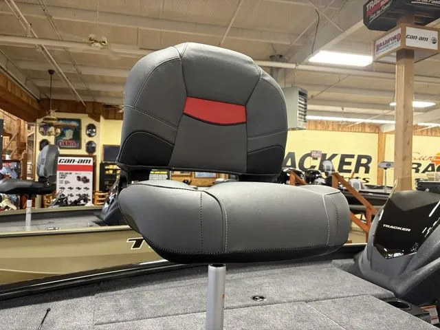 Slide: The Image of Tracker Pro Team 195 TXW 2026 - 10