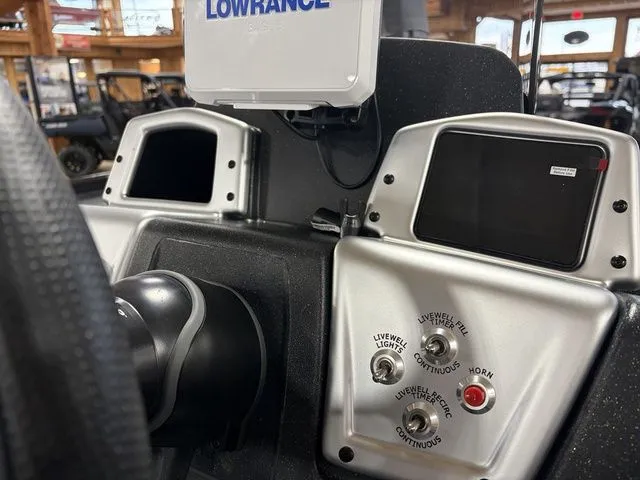 Slide: The Image of Tracker Pro Team 195 TXW 2026 - 21