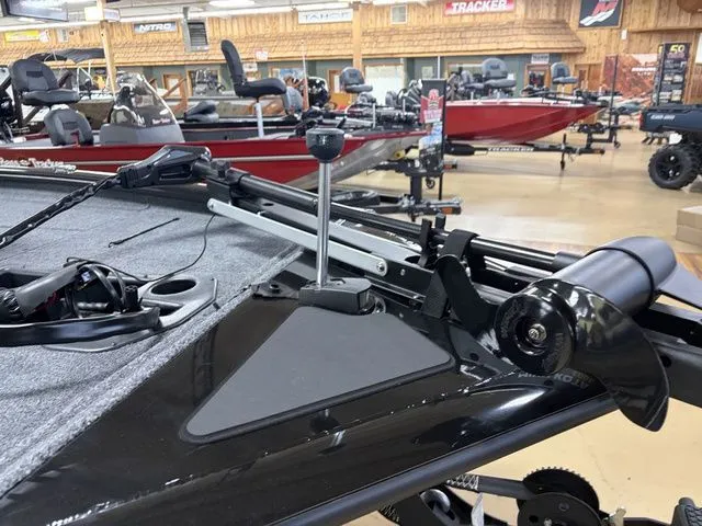 Slide: The Image of Tracker Pro Team 195 TXW 2026 - 35