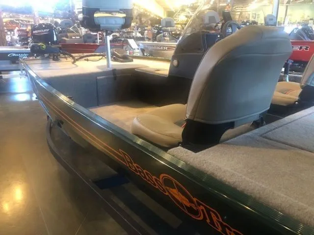 Slide: The Image of Tracker Bass Tracker Classic Limited 2026 - 21