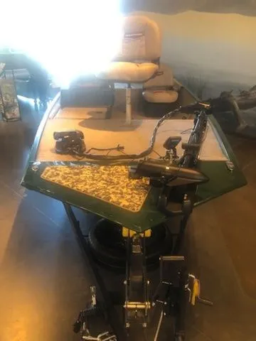 Slide: The Image of Tracker Bass Tracker Classic Limited 2026 - 3