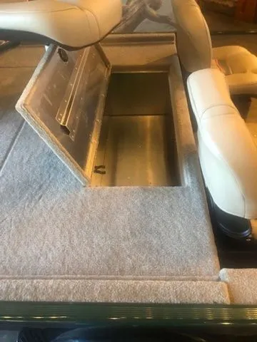 Slide: The Image of Tracker Bass Tracker Classic Limited 2026 - 30