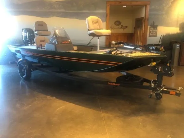 Slide: The Image of Tracker Bass Tracker Classic Limited 2026 - 37