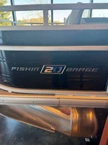 Slide: The Image of Sun Tracker Fishin' Barge 20 DLX 2026 - 11