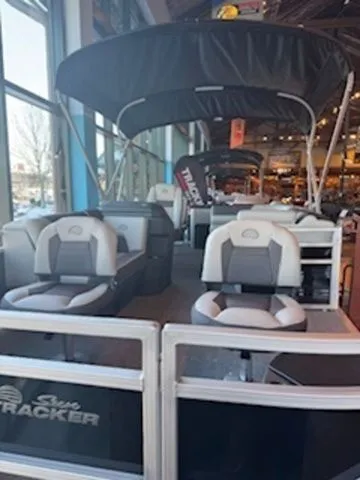 Slide: The Image of Sun Tracker Fishin' Barge 20 DLX 2026 - 20