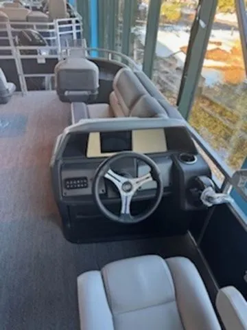 Slide: The Image of Sun Tracker Fishin' Barge 20 DLX 2026 - 4