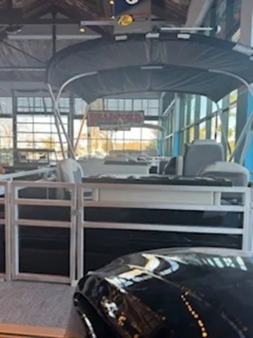 Slide: The Image of Sun Tracker Fishin' Barge 20 DLX 2026 - 7