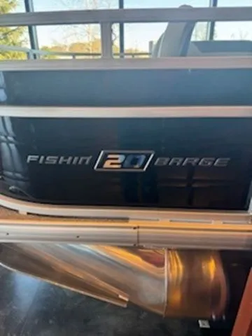 Slide: The Image of Sun Tracker Fishin' Barge 20 DLX 2026 - 9