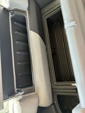 Slide: The Image of Sun Tracker Party Barge 20 DLX 2026 - 13