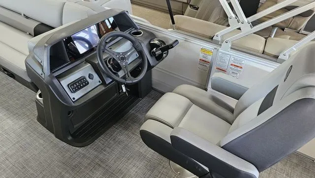 Slide: The Image of Sun Tracker Party Barge 20 DLX 2026 - 25