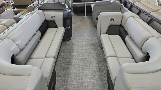 Slide: The Image of Sun Tracker Party Barge 20 DLX 2026 - 28