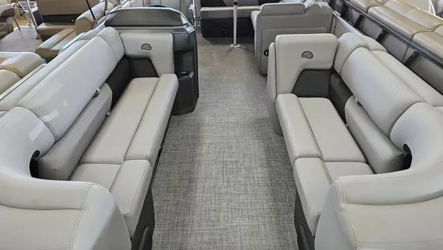 Slide: The Image of Sun Tracker Party Barge 20 DLX 2026 - 3