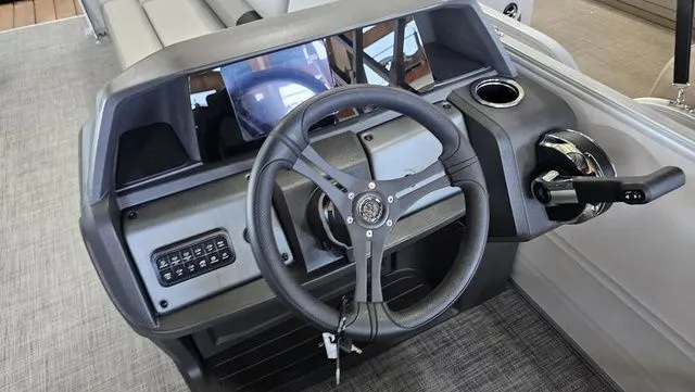 Slide: The Image of Sun Tracker Party Barge 20 DLX 2026 - 7