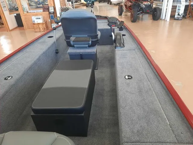 Slide: The Image of Tracker Panfish 17 2025 - 19