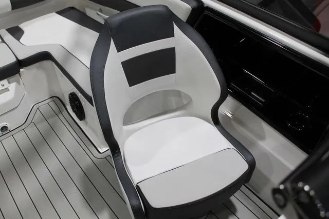 Slide: The Image of Yamaha 195S 2025 - 11