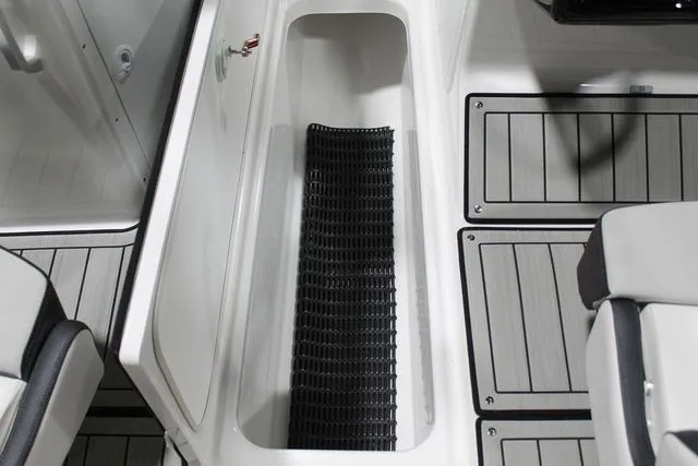 Slide: The Image of Yamaha 195S 2025 - 20