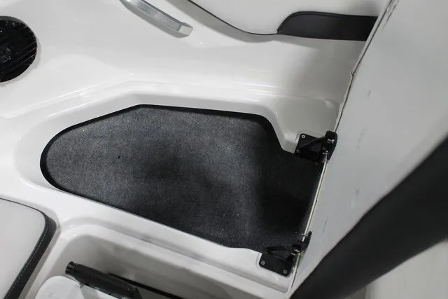 Slide: The Image of Yamaha 195S 2025 - 23