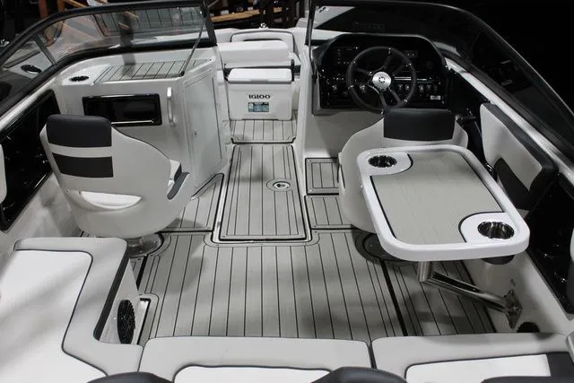 Slide: The Image of Yamaha 195S 2025 - 34