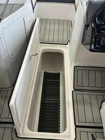 Slide: The Image of Yamaha 195S 2025 - 40