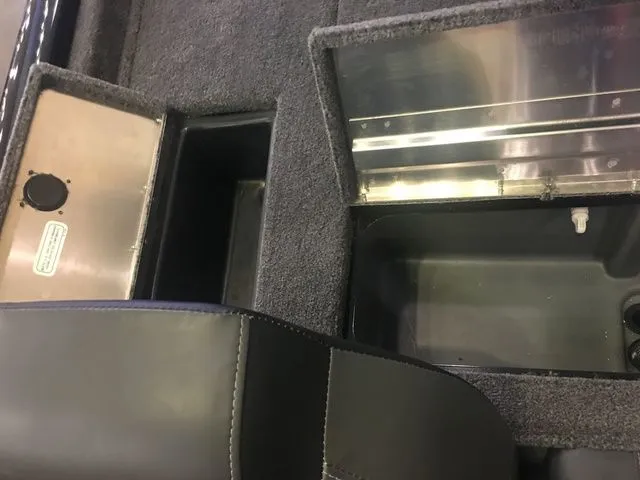 Slide: The Image of Tracker Pro Team 175 TXW 2026 - 10