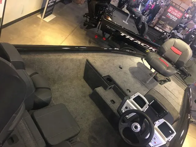 Slide: The Image of Tracker Pro Team 175 TXW 2026 - 12