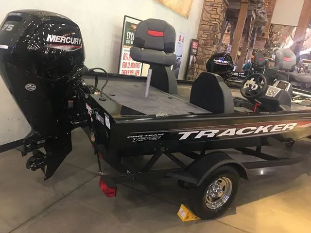 Slide: The Image of Tracker Pro Team 175 TXW 2026 - 3