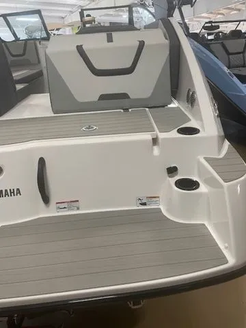 Slide: The Image of Yamaha AR220 2025 - 17