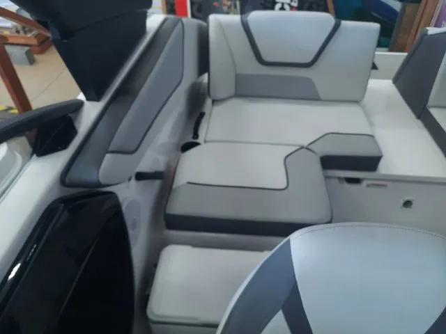 Slide: The Image of Yamaha AR220 2026 - 11