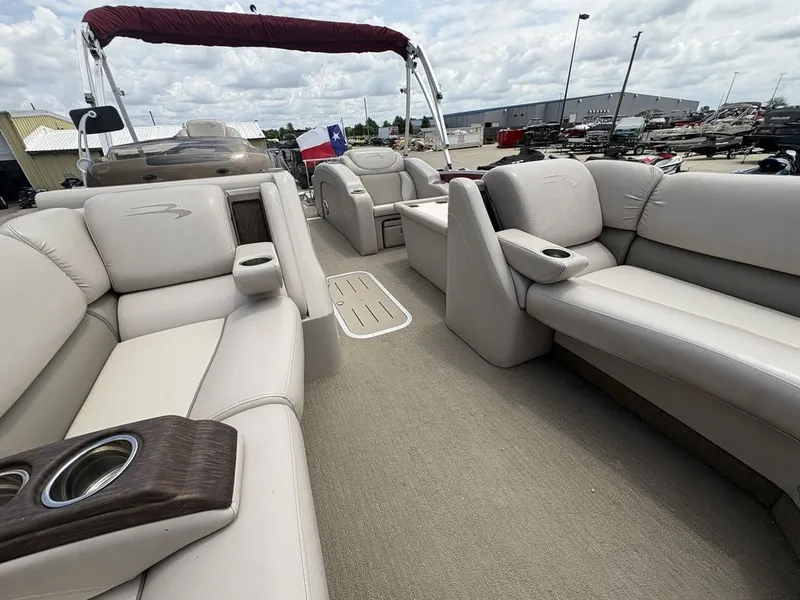 Slide: The Image of Bennington 2375 RCW w/ 250hp VMAX SHO Yamaha 2014 - 28
