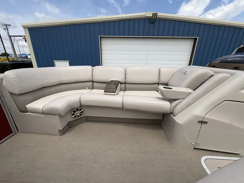 Slide: The Image of Bennington 2375 RCW w/ 250hp VMAX SHO Yamaha 2014 - 24