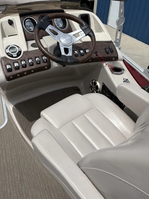 Slide: The Image of Bennington 2375 RCW w/ 250hp VMAX SHO Yamaha 2014 - 15