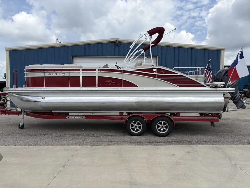 Slide: The Image of Bennington 2375 RCW w/ 250hp VMAX SHO Yamaha 2014 - 4