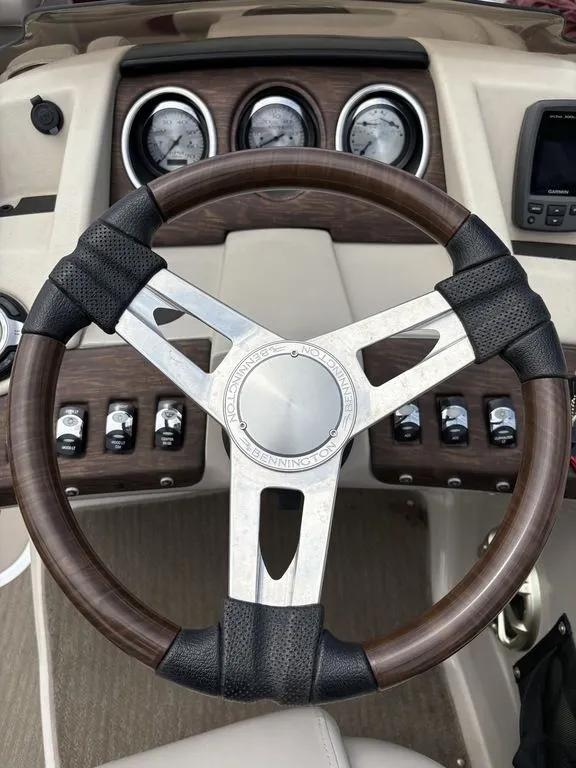 Slide: The Image of Bennington 2375 RCW w/ 250hp VMAX SHO Yamaha 2014 - 16