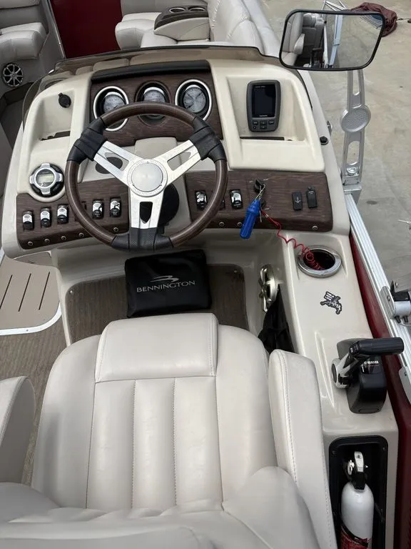 Slide: The Image of Bennington 2375 RCW w/ 250hp VMAX SHO Yamaha 2014 - 21