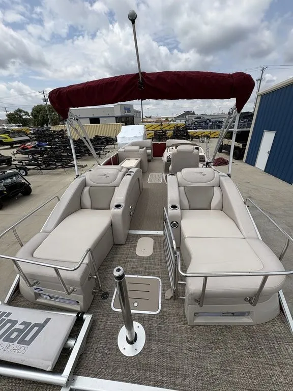 Slide: The Image of Bennington 2375 RCW w/ 250hp VMAX SHO Yamaha 2014 - 10